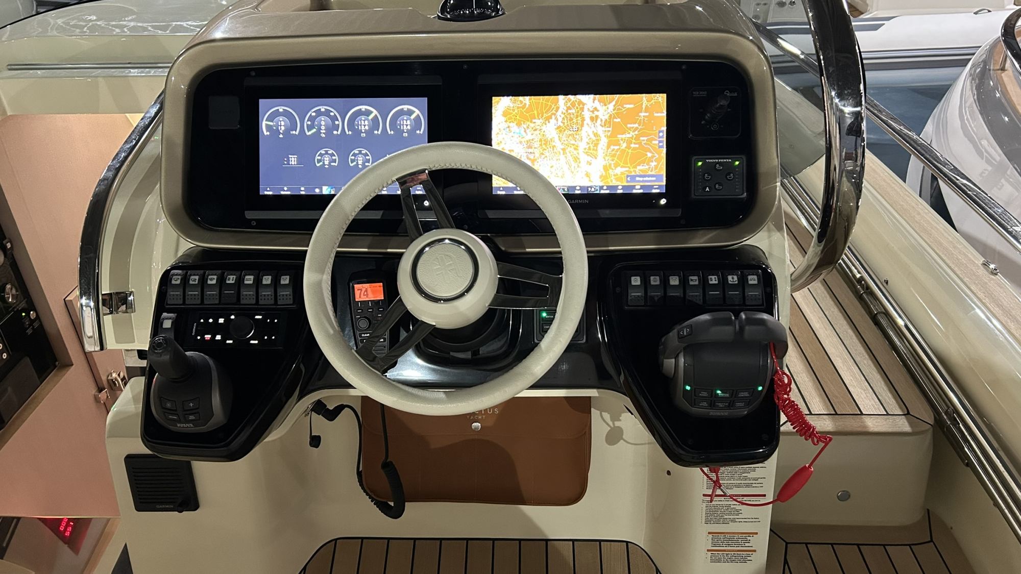 Invictus yachts Invictus GT 370 met 2x Volvo Penta D4 320 pk