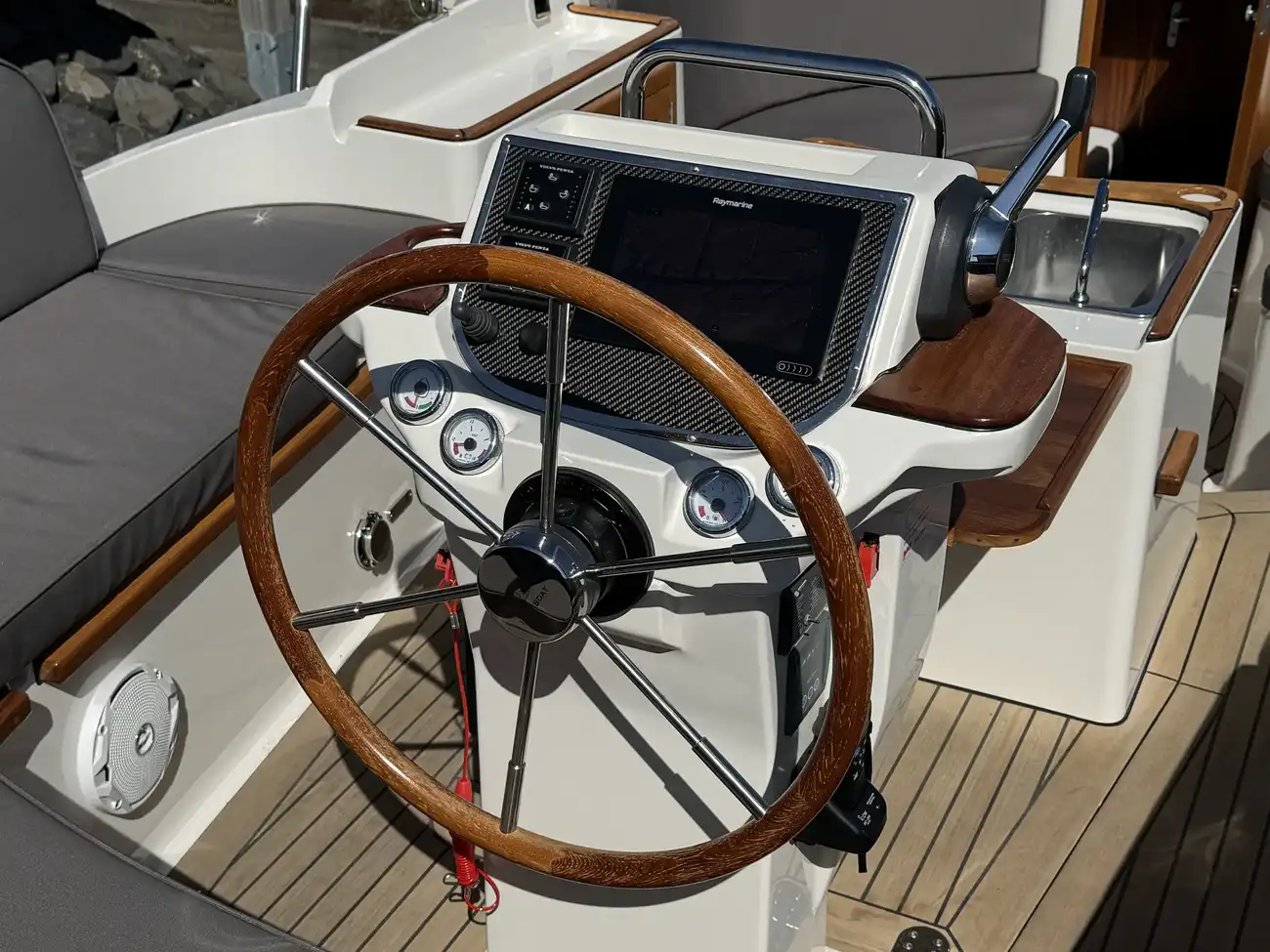 Intercruiser 27 Cabin