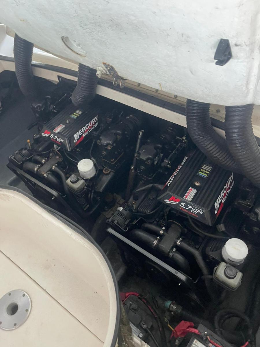 Sea Ray 280 SunSport Cuddy Cabin