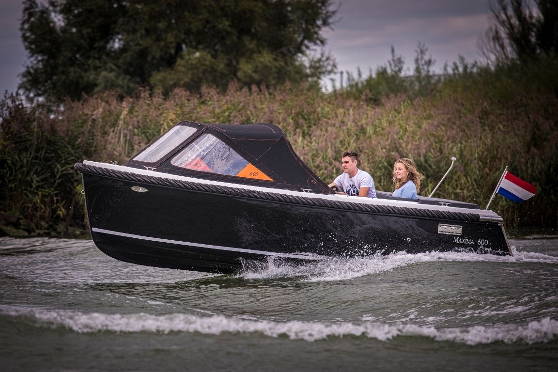Maxima 600 tender