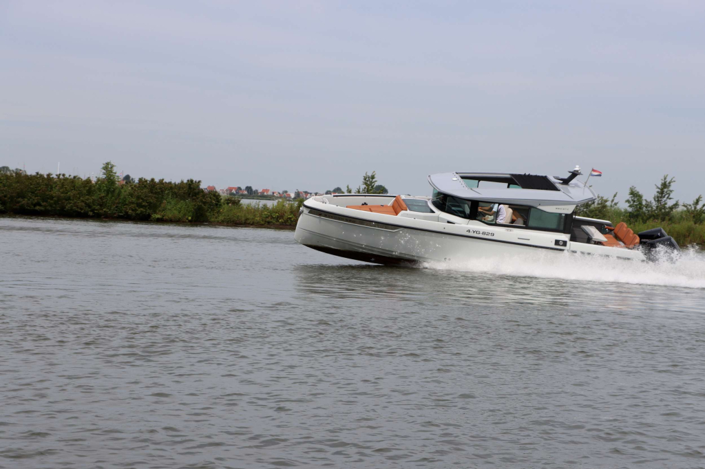 Saxdor Yachts 320 GTC