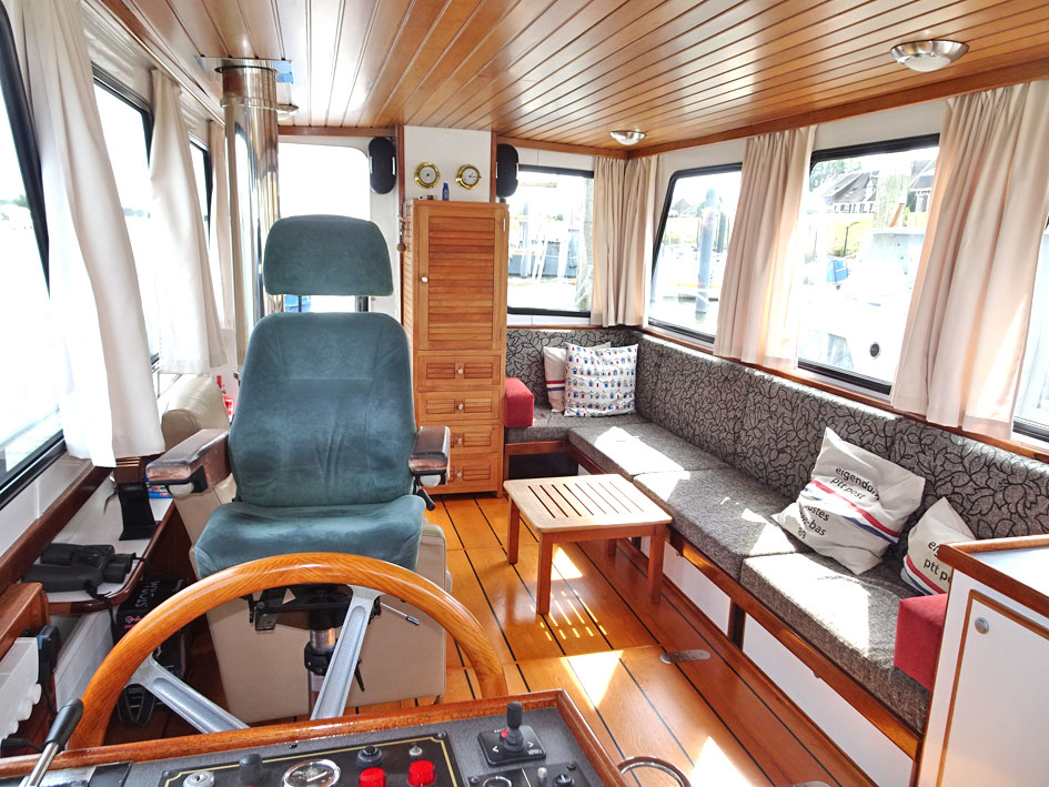 ex Patrouille vaartuig / Varend Woonschip 18.26 met UBC