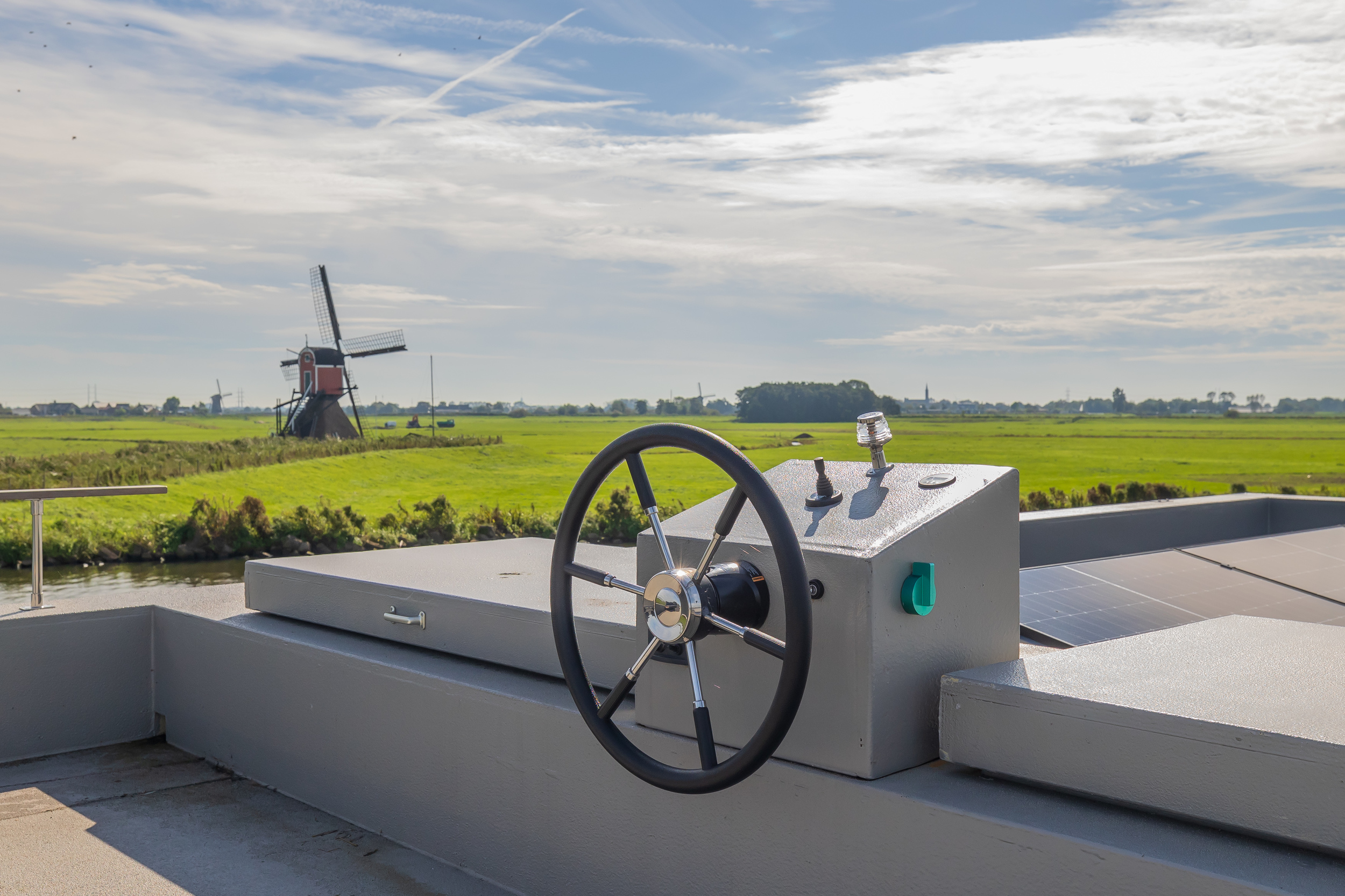 Surla (met Tender) Houseboat 15 Volledig Elektrisch With Charter