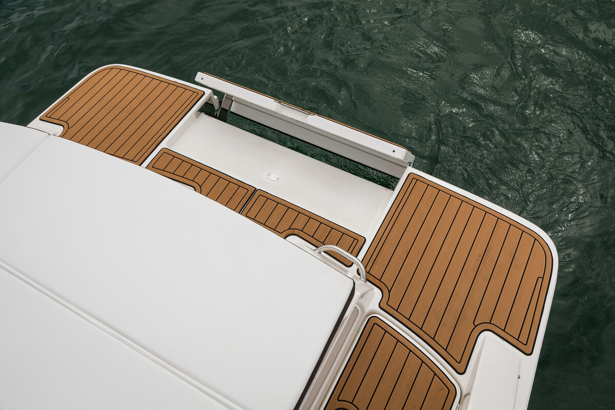 Sea Ray SPX 230 Outboard