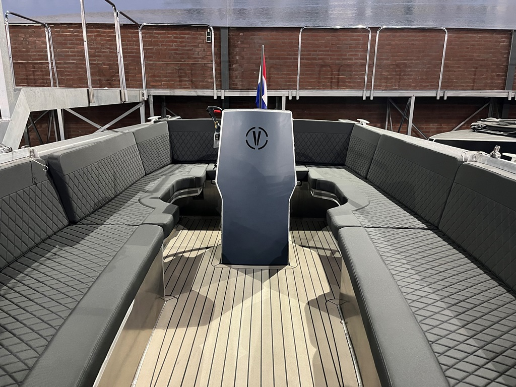 Van Vossen Tender 777 met Honda 150 pk