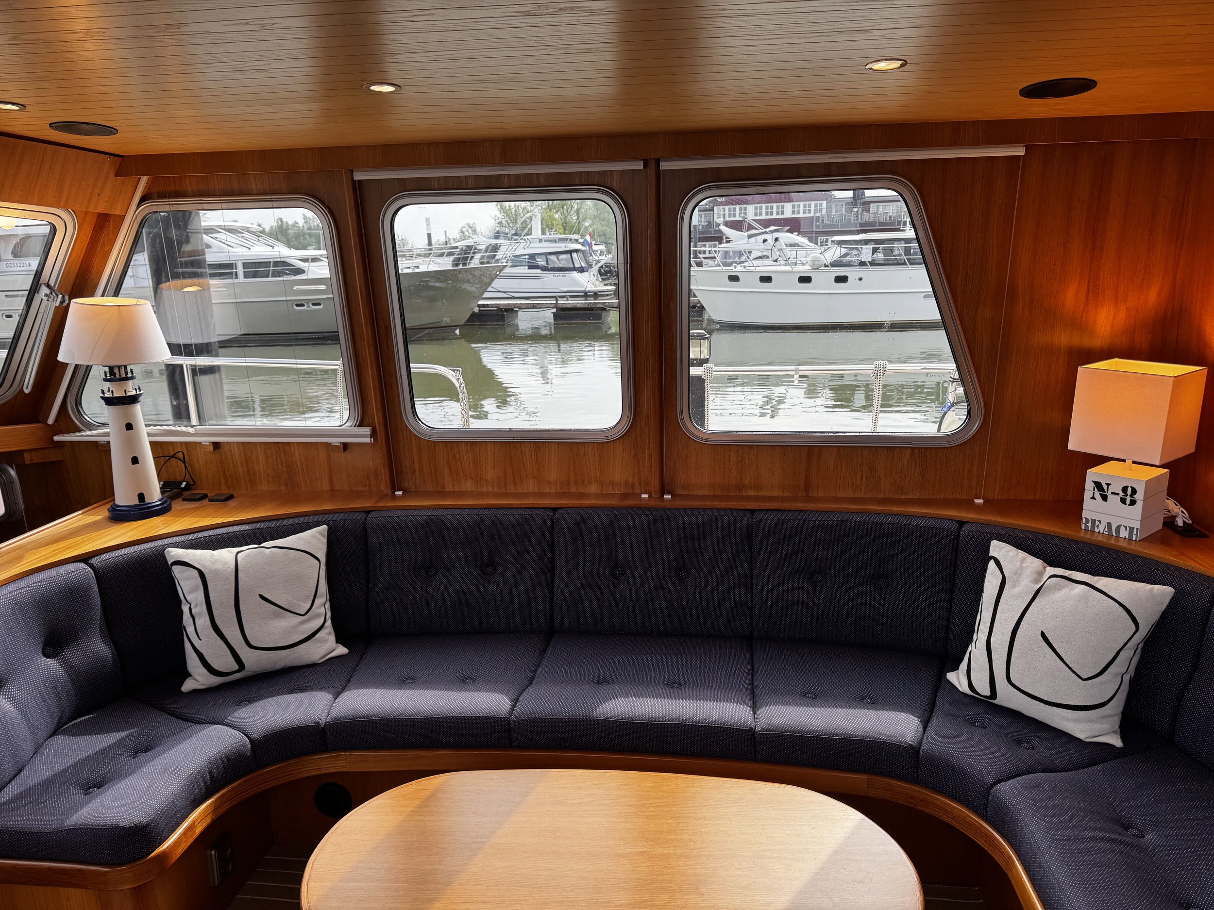 Aquanaut Drifter Trawler 1250 AK