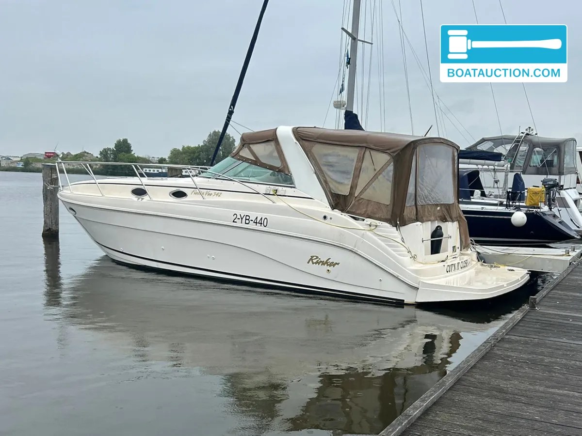 Rinker Fiesta Vee 342
