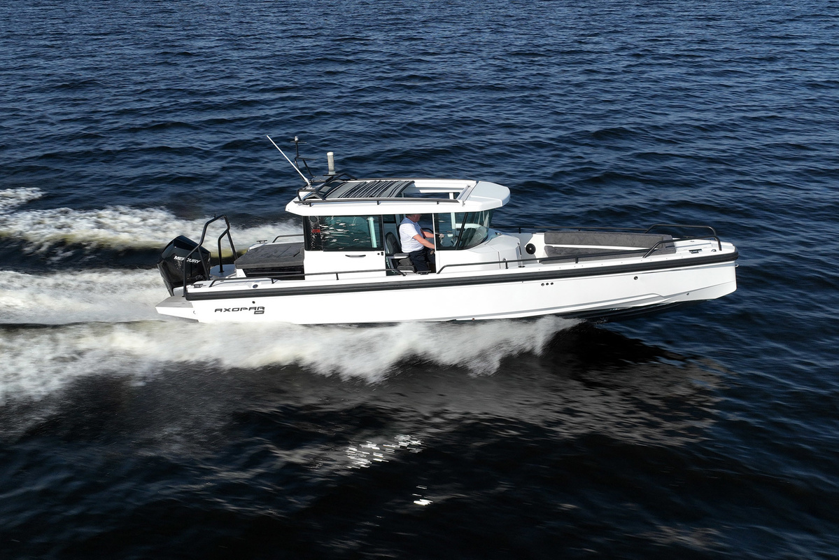 Axopar 28 Cabin