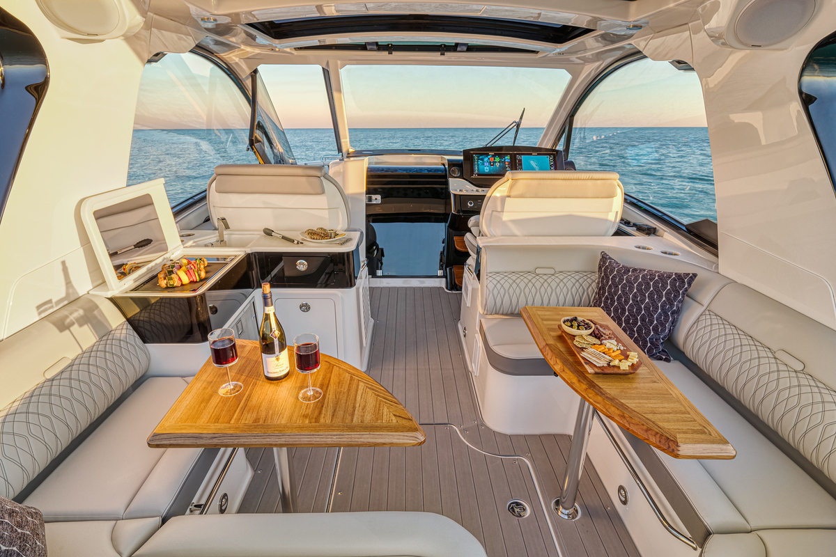 Sea Ray Sundancer 370
