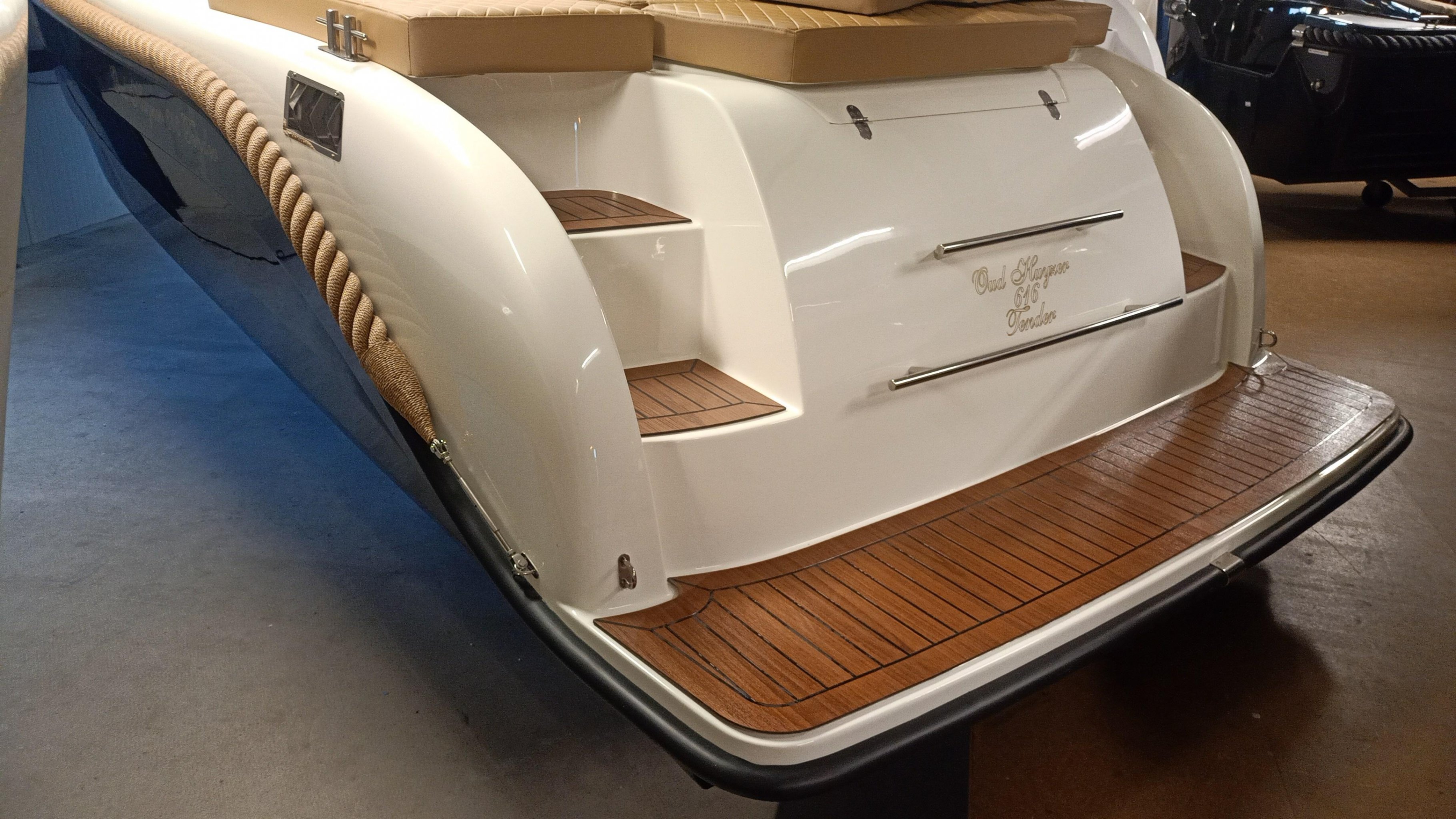 Oud Huijzer 616 Tender