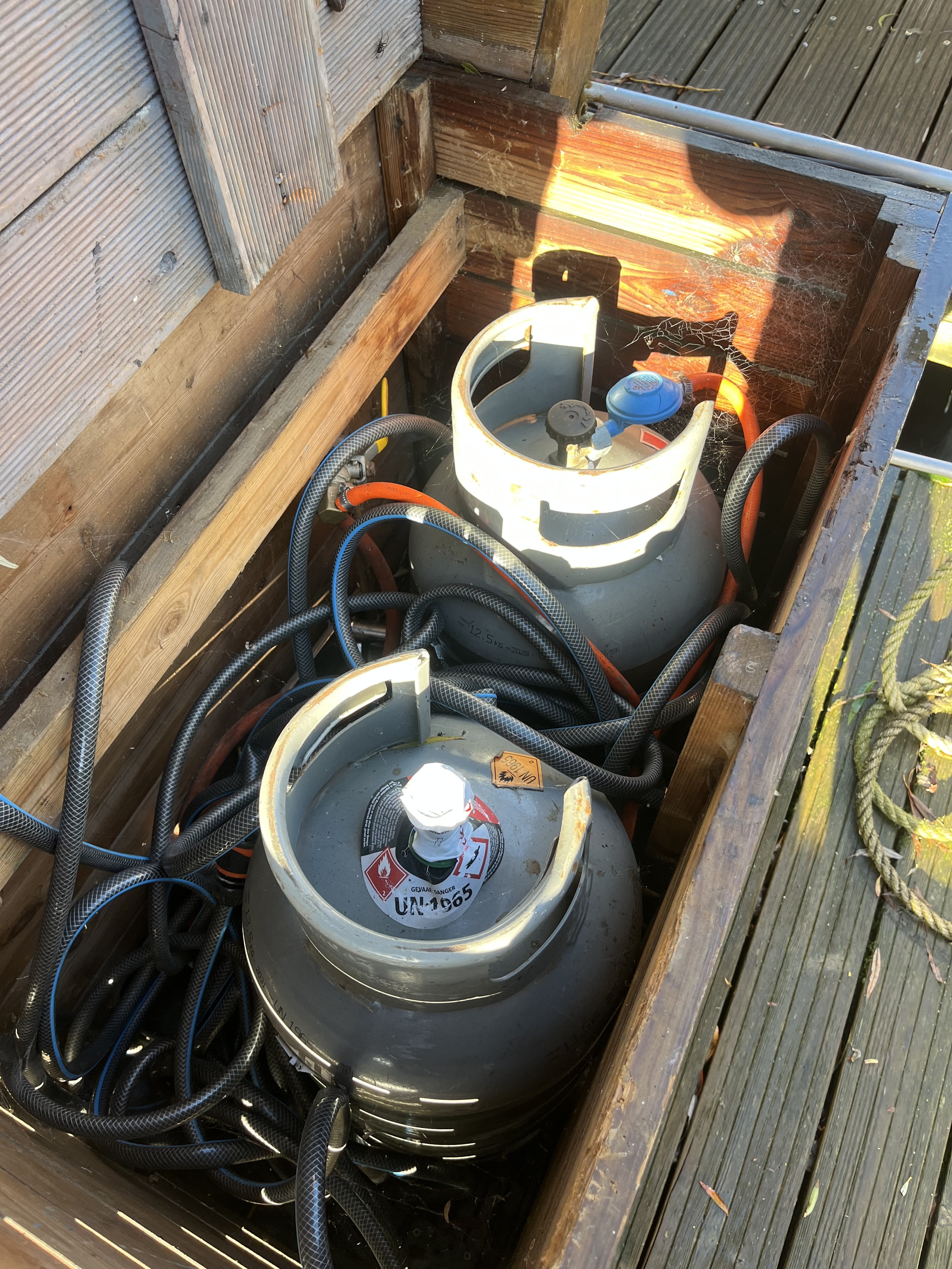 La Mare Apartboat (houseboat)