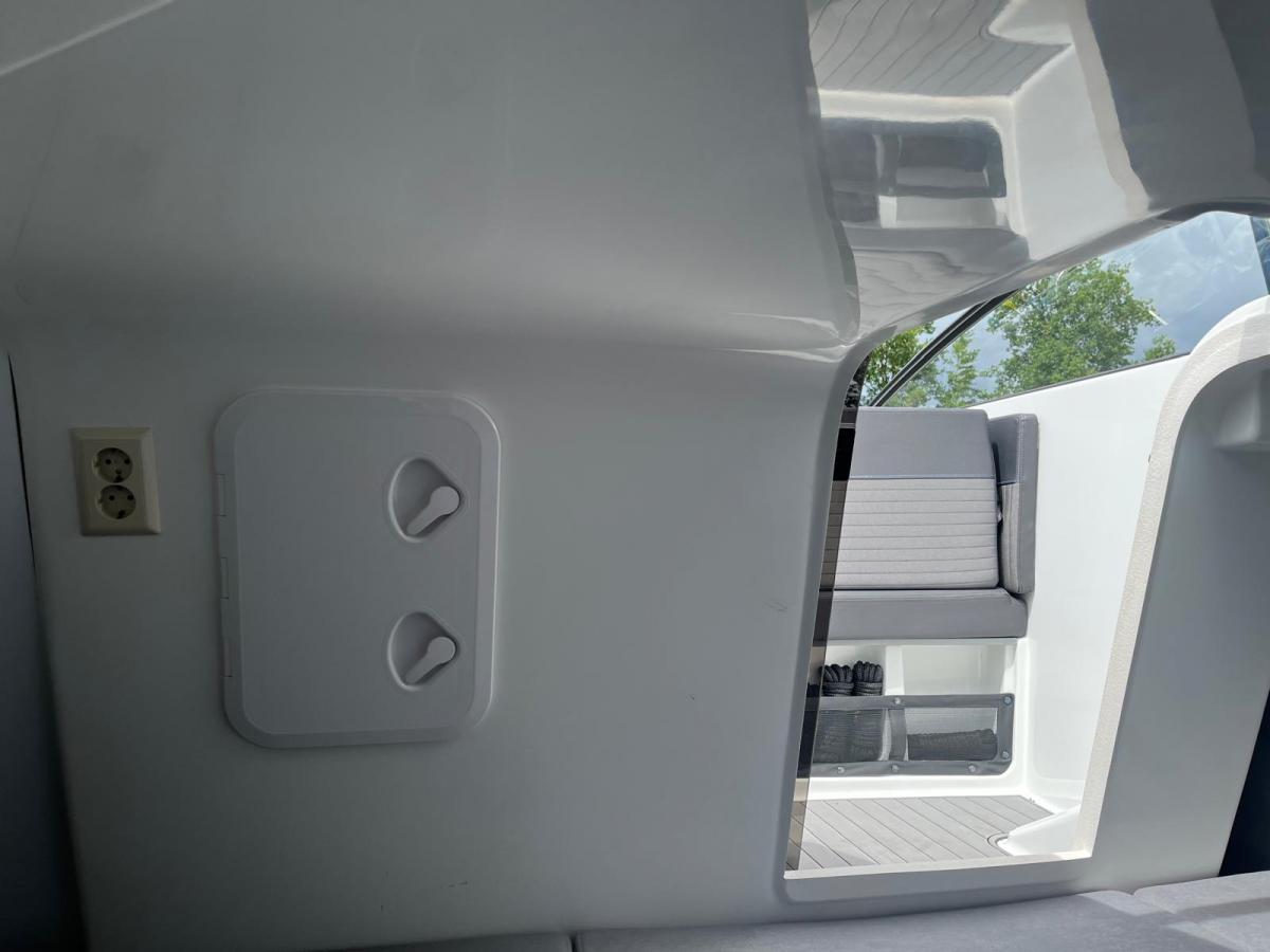 NorthMaster 685 Cruiser Cabin