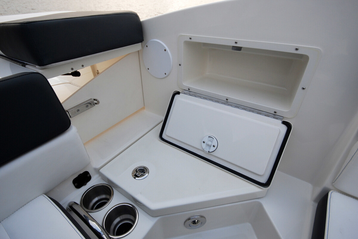 Sea Ray SPX 230