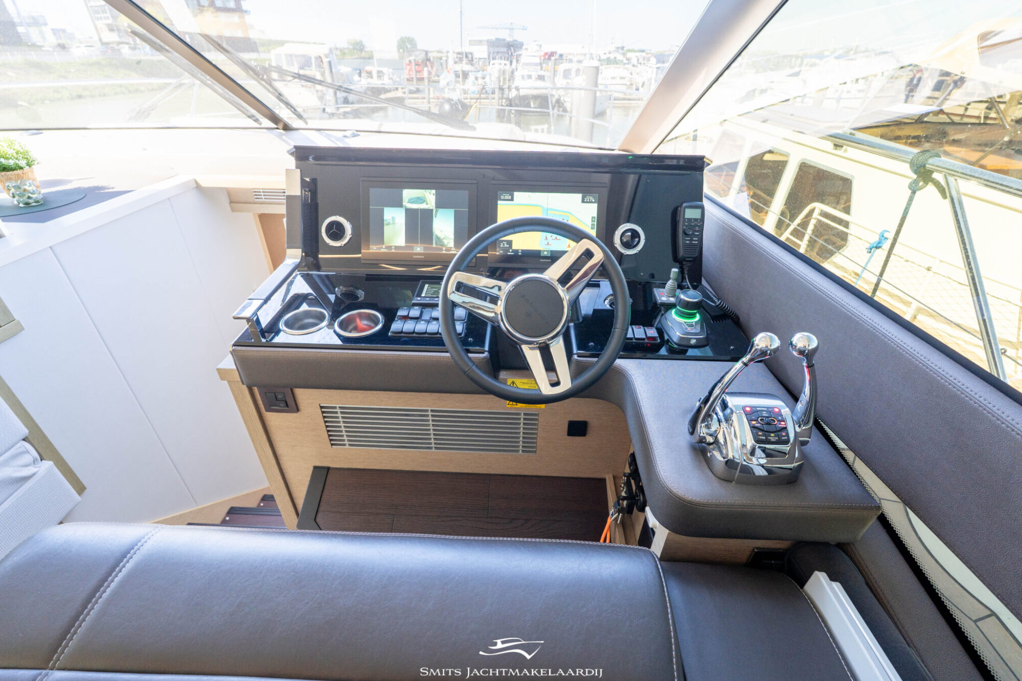 Prestige 590 Flybridge