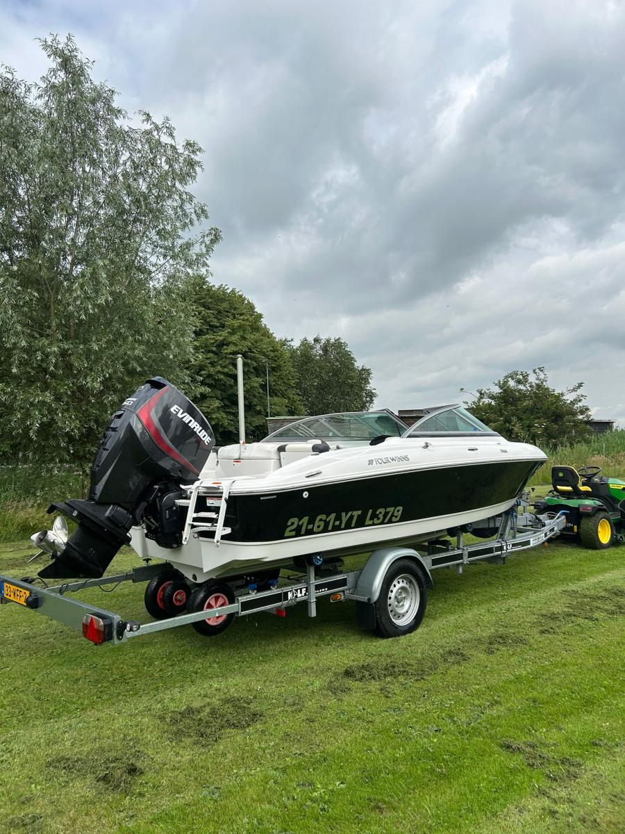 Four Winns H180 outboard