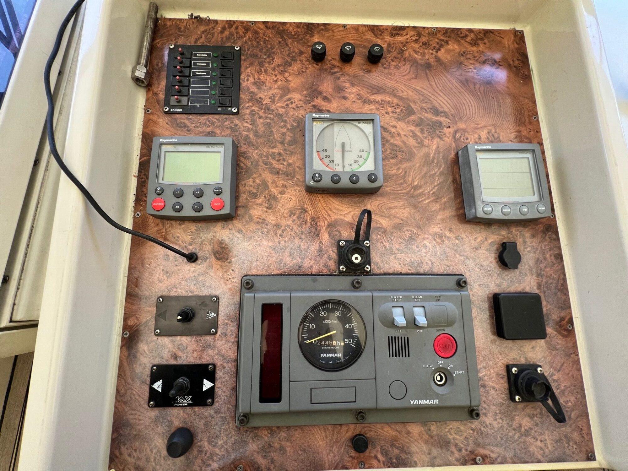 Vripack Vripack Spiegelkotter 12.00 AK Cabrio