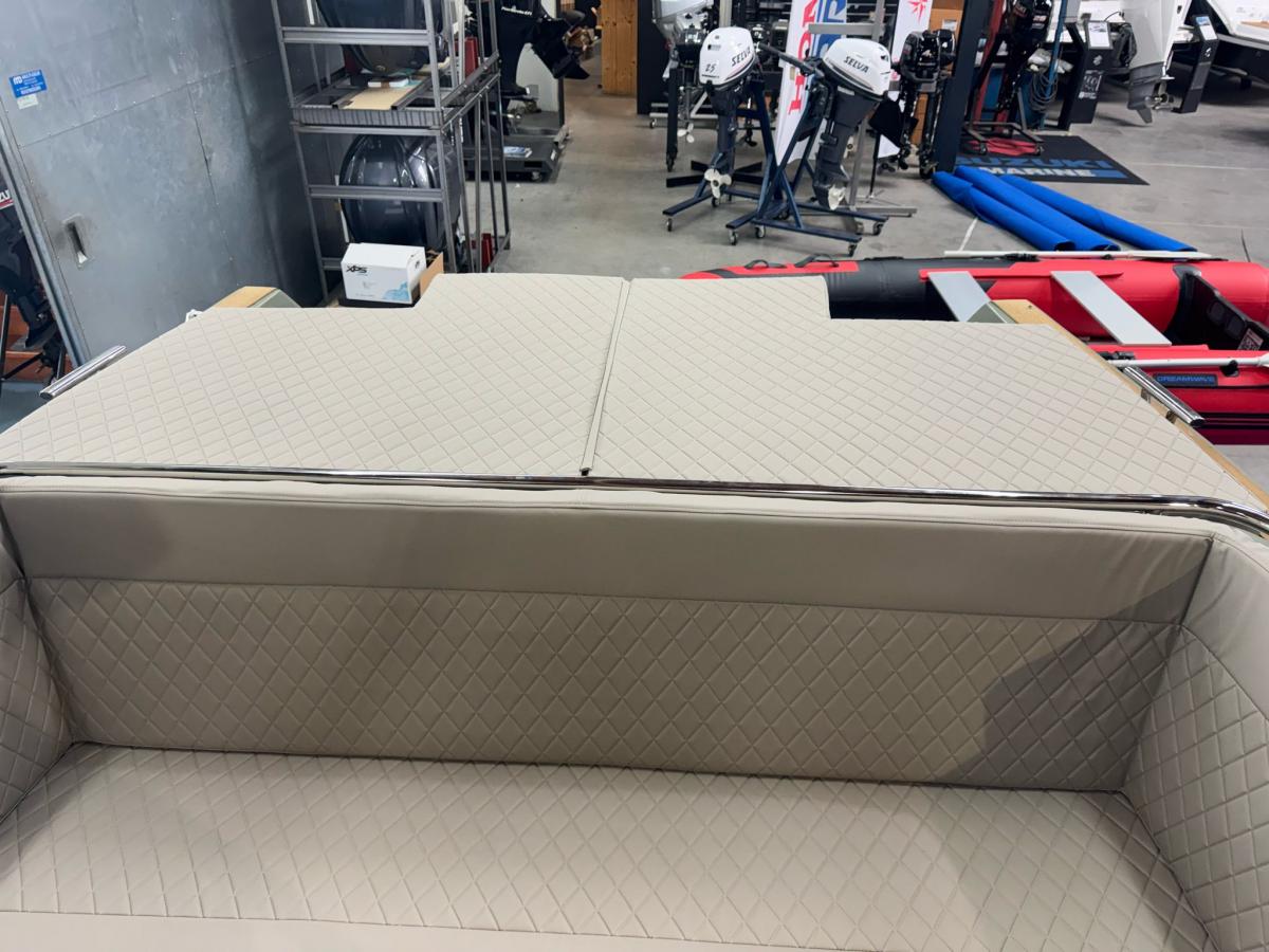 Maxima 630 Tender met boegschroef