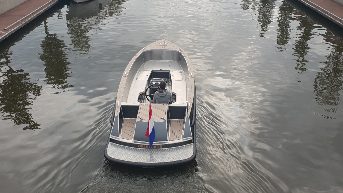 Van Vossen VanVossen Tender 777 (sport)