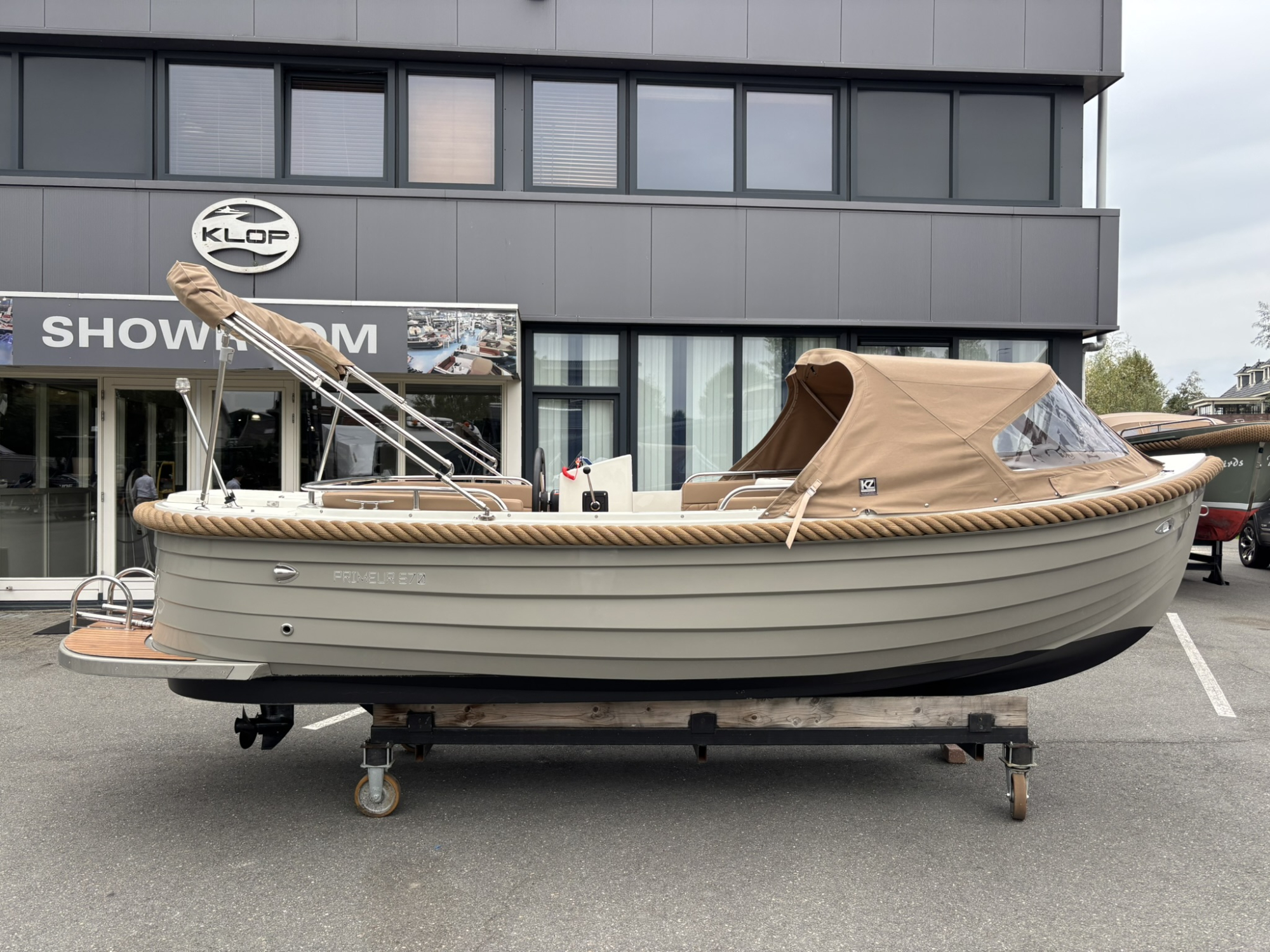 Primeur 570 met Suzuki 20 pk