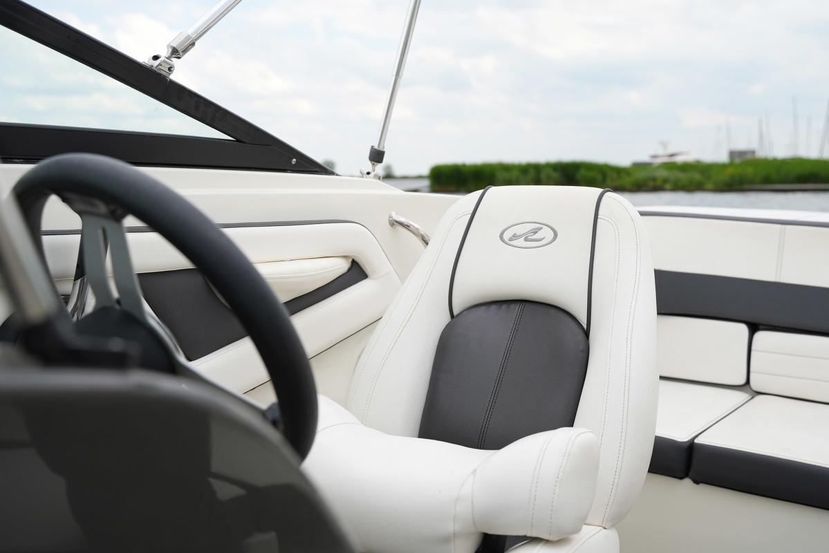Sea Ray 19 SPX
