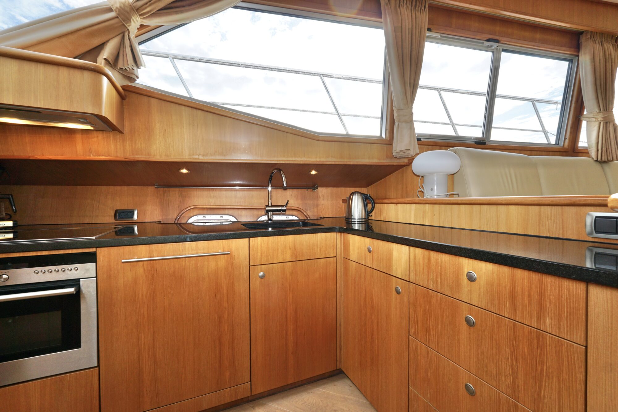 Van den Hoven Exclusive 18.00 VS