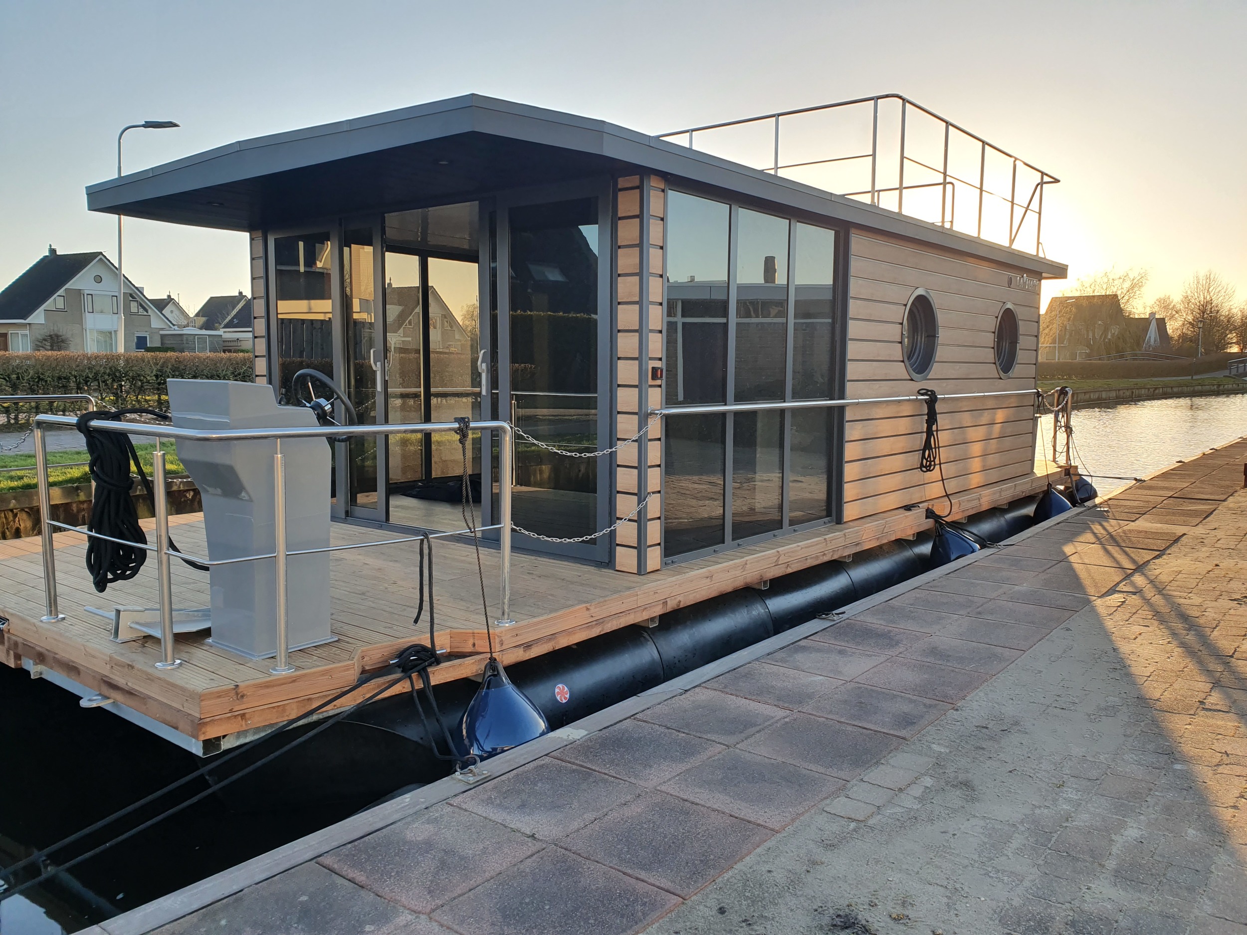 La Mare Houseboat Apartboat L - Vaarklaar - Met Verhuur