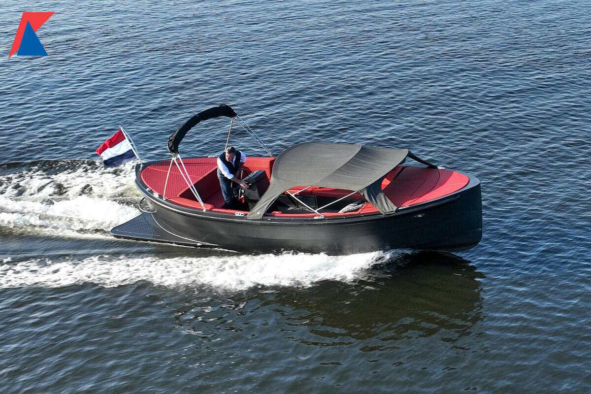 Triple X 800 hoofdfoto: 1