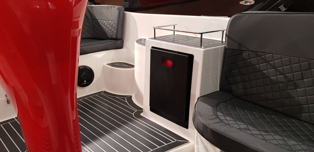 Primeur 710 tender DE GROOTSTE SLOEPENSHOWROOM VAN NEDERLAND