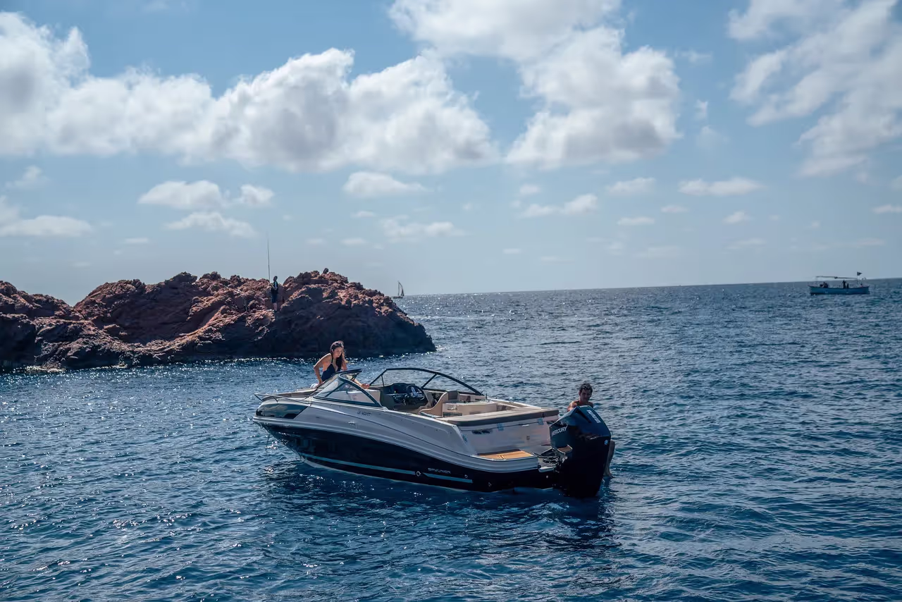 Bayliner VR6 Cuddy