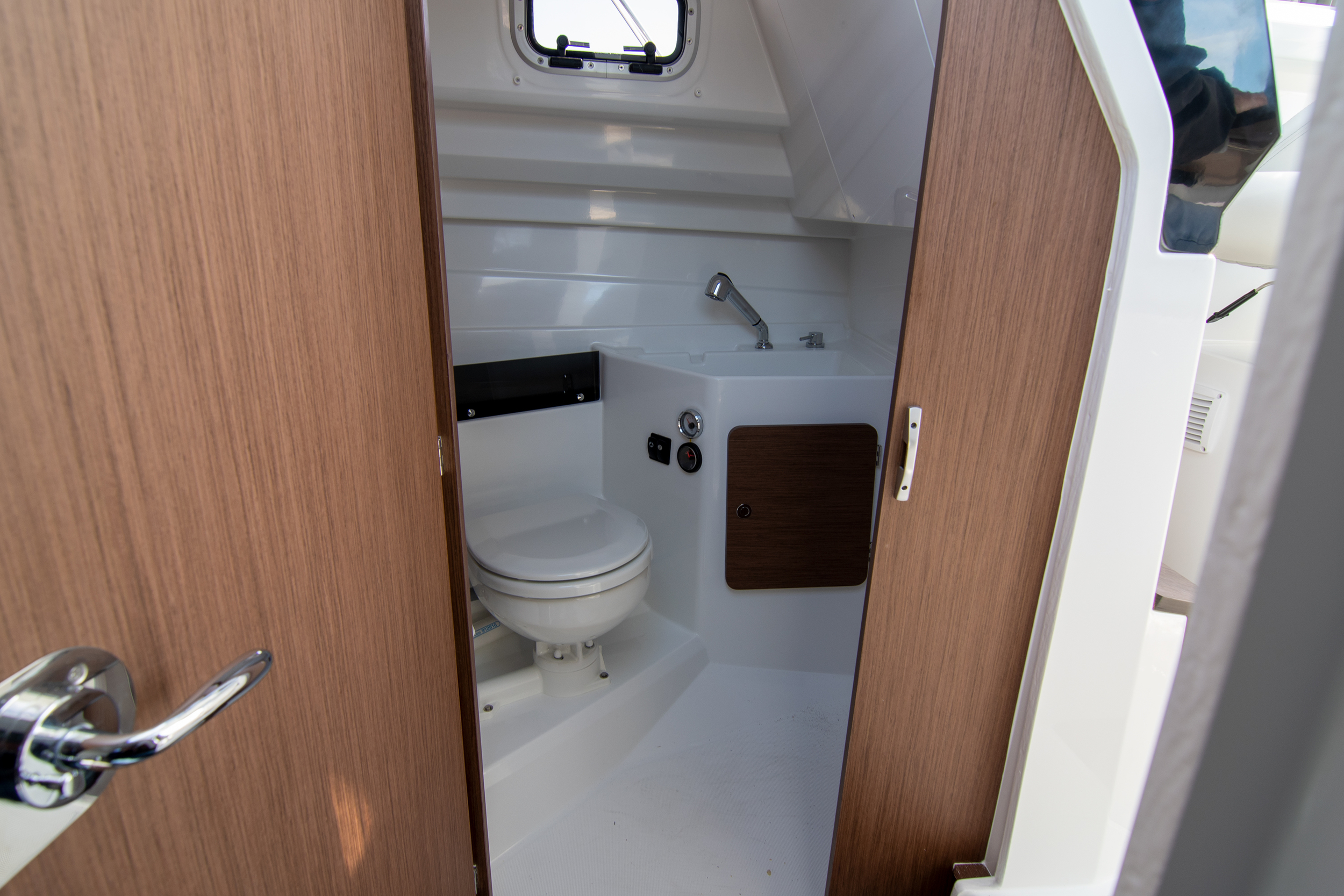 Beneteau Antares 8