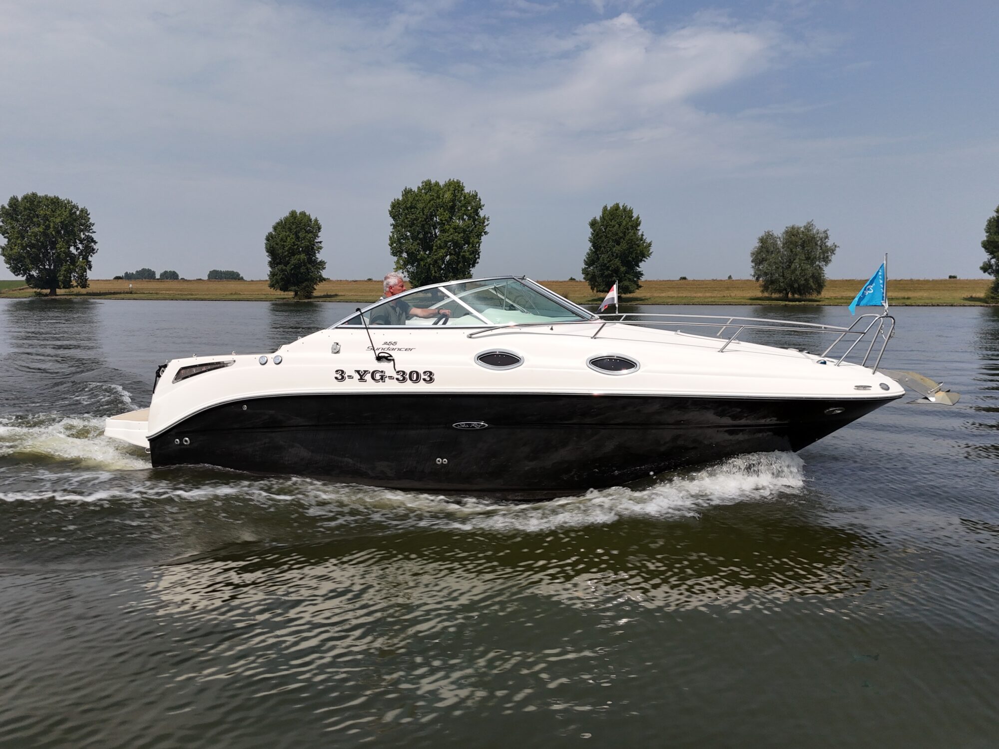 Sea Ray 255 Sundancer