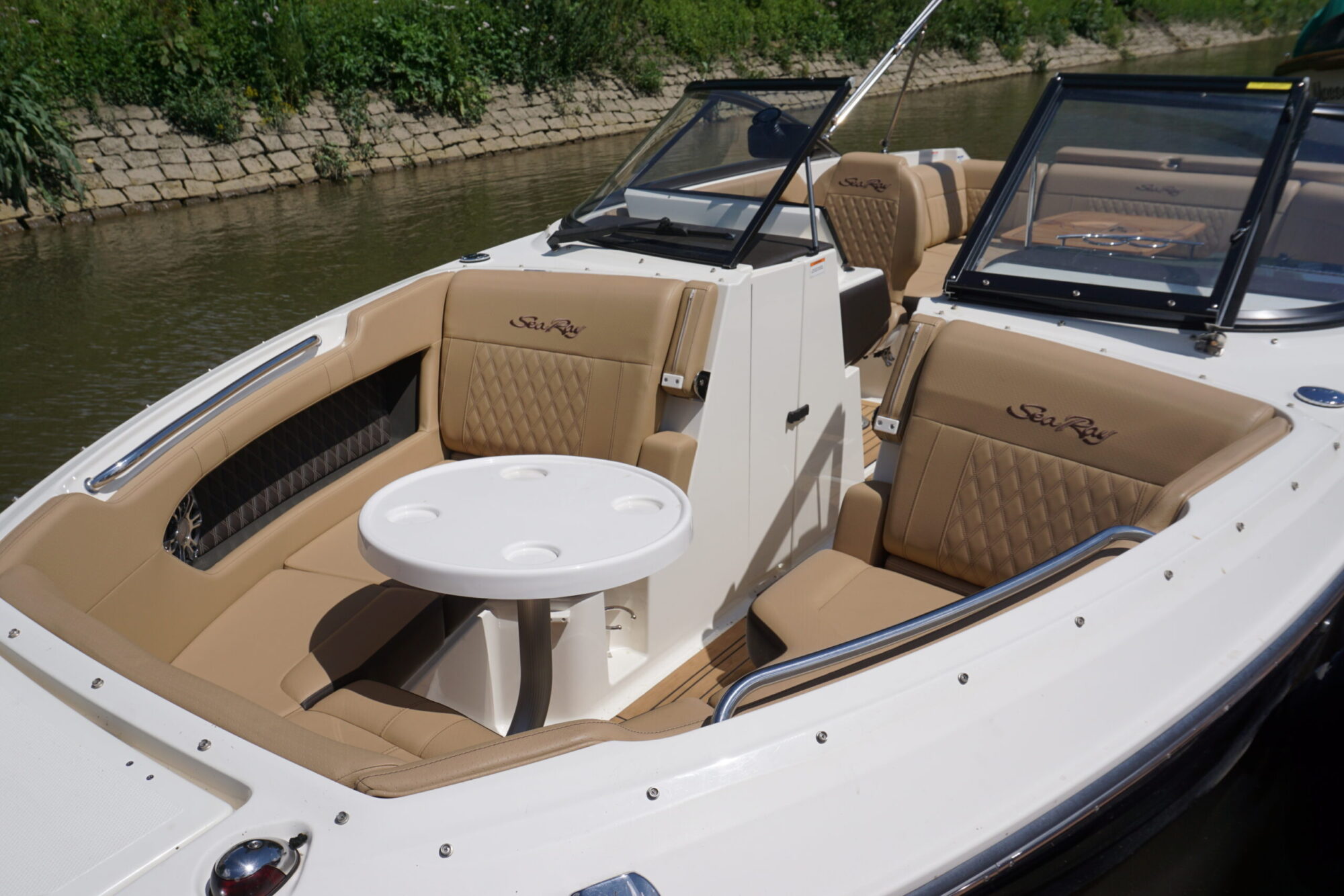 Sea Ray 250 SLX