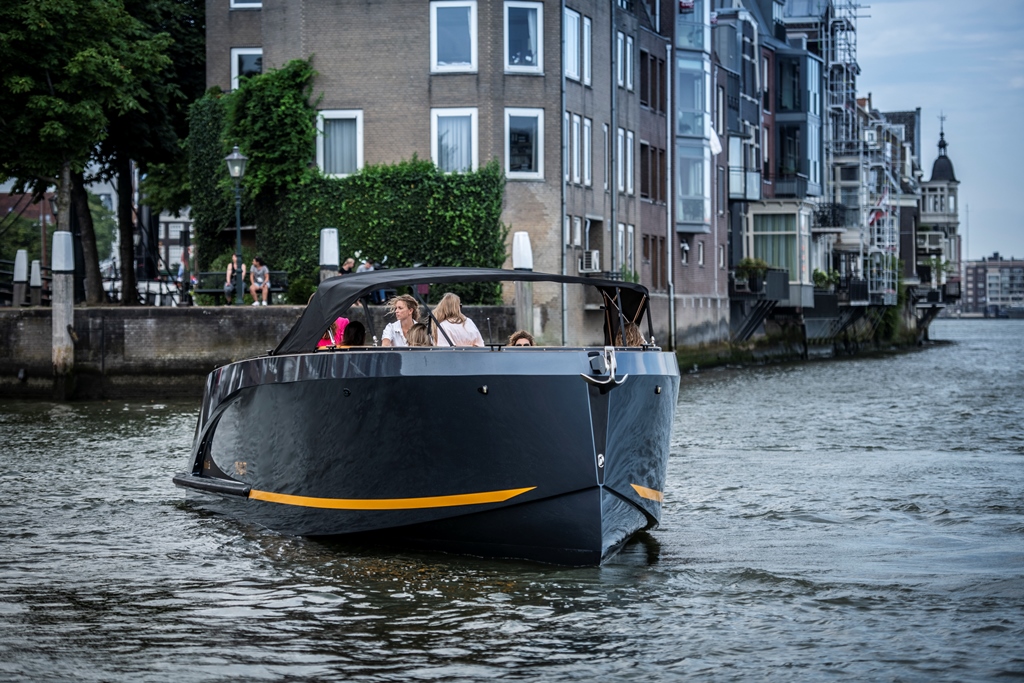 Maxima Boats 35