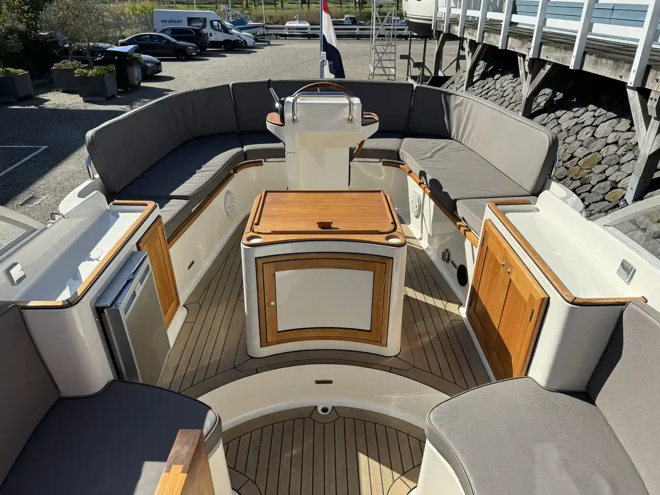 Intercruiser 27 Cabin