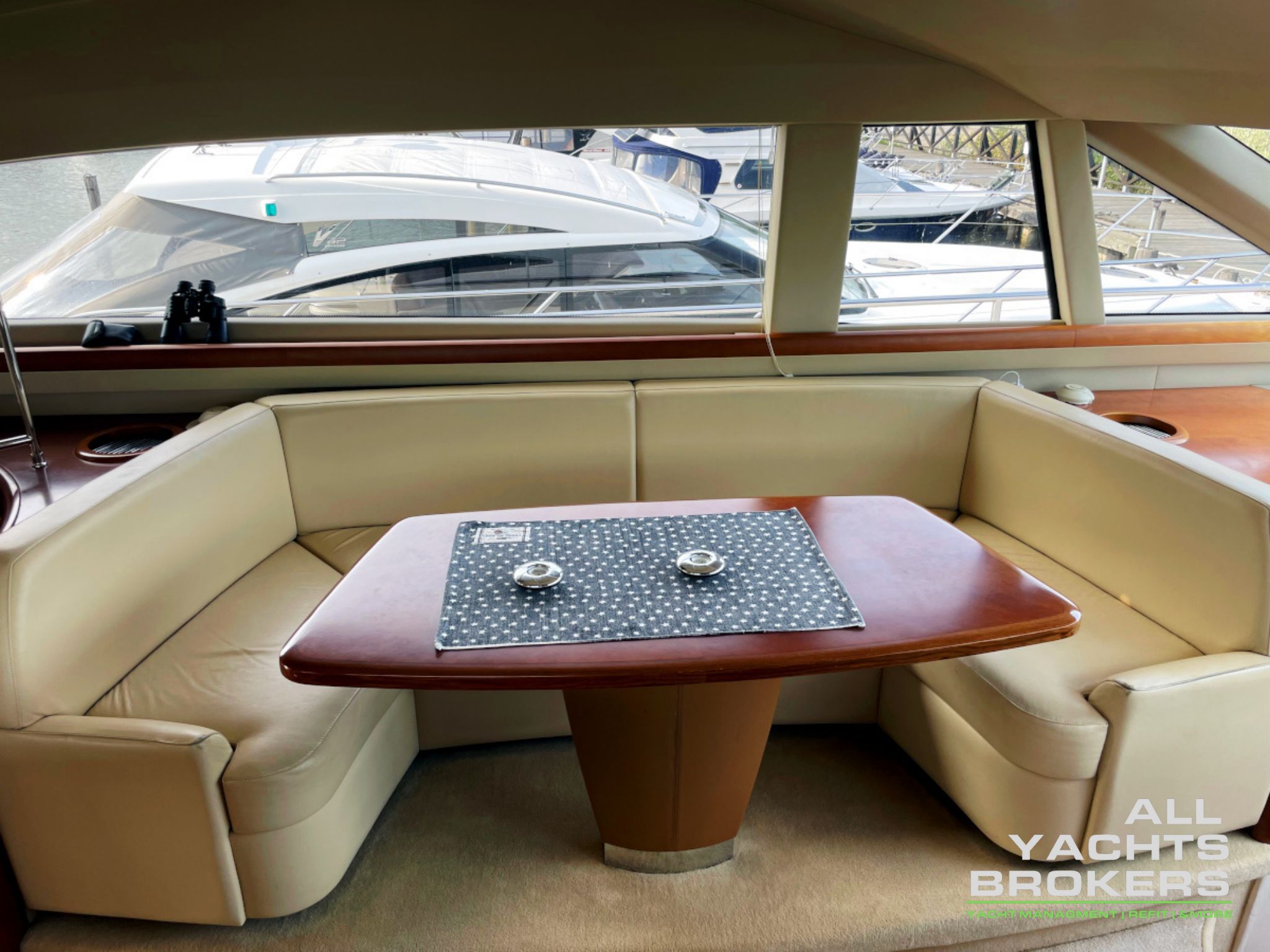 Princess 67 Flybridge