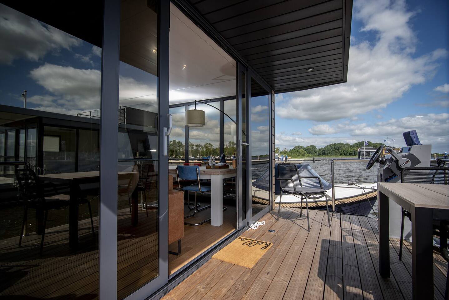 La Mare Houseboat Apartboat XL