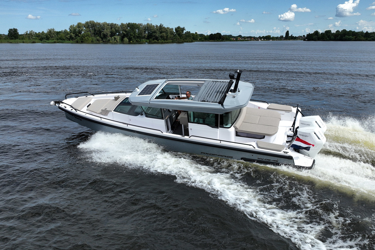 Axopar 37 XC Cross Cabin Mediterrana Edition