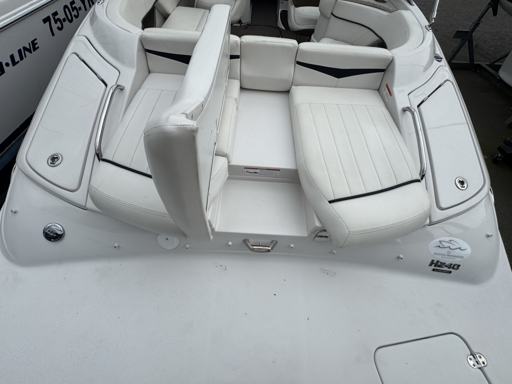 Four Winns H240