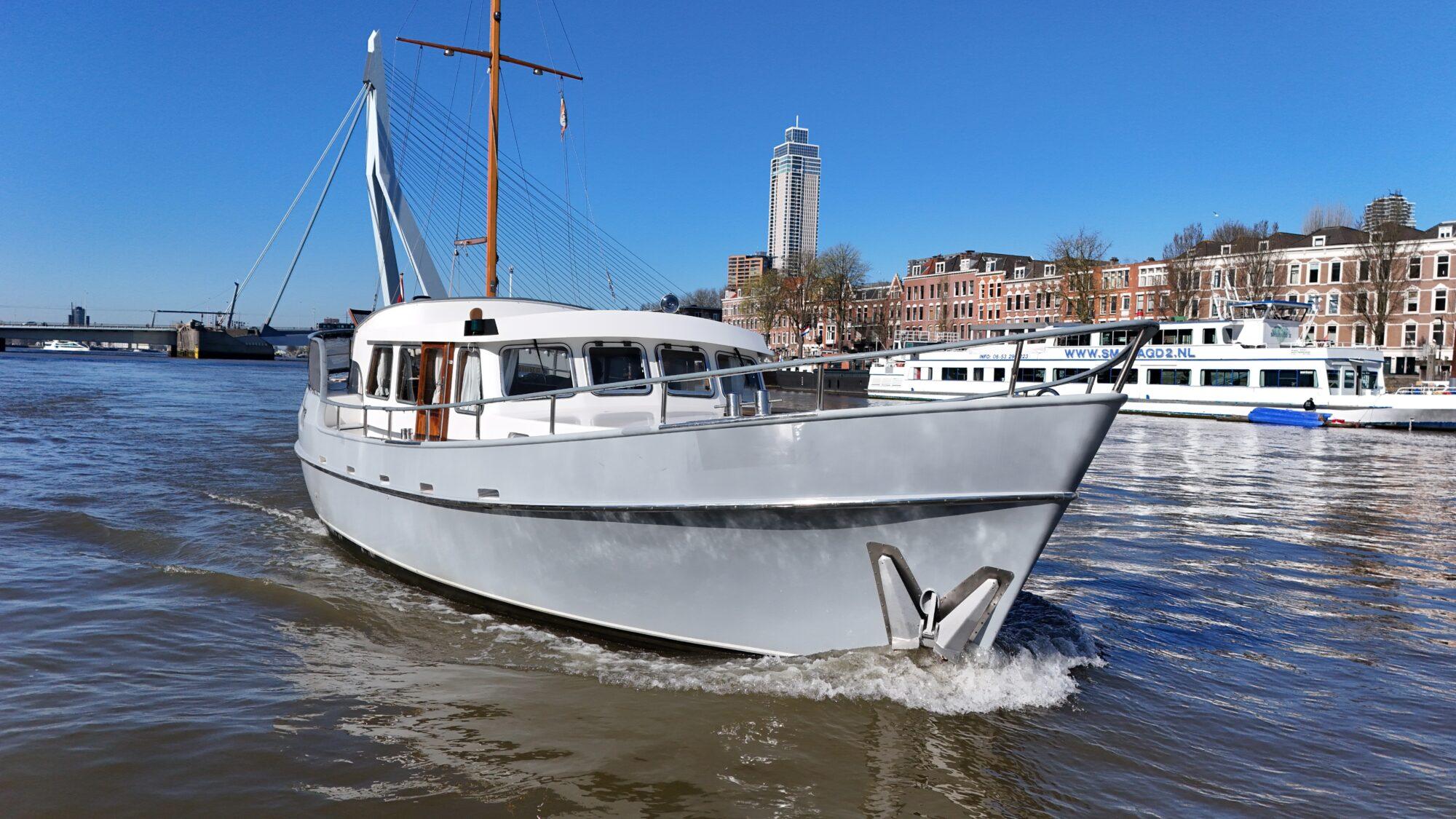 Pieter Beeldsnijder Pieter Beeldsnijder Rondspantkotter 12.85 AK
