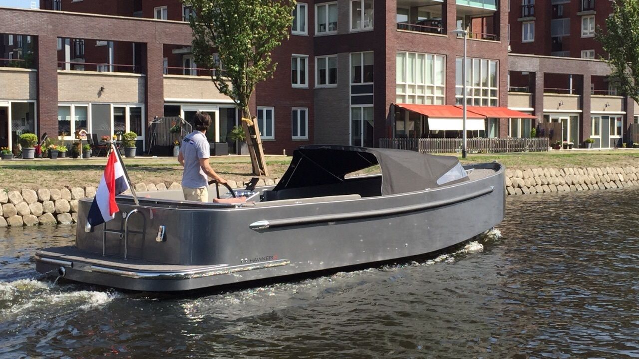 Seafury Hawker Tender 800