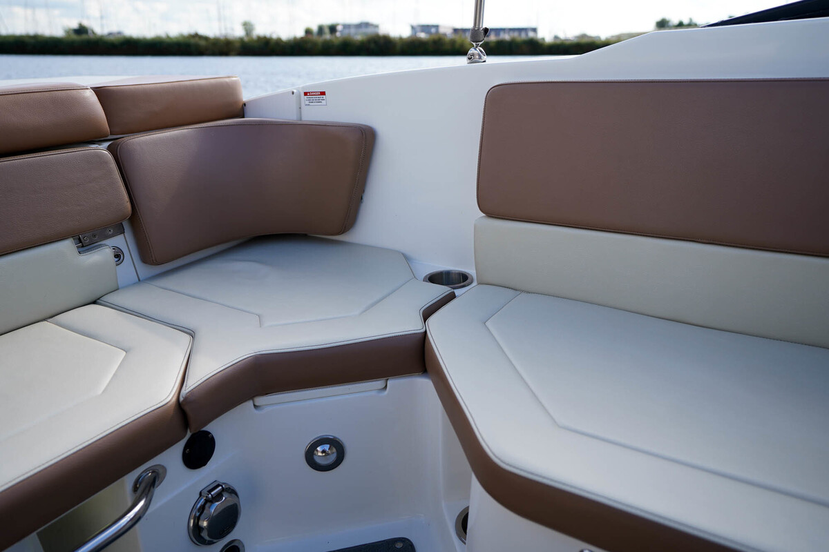 Sea Ray Sun Sport 230