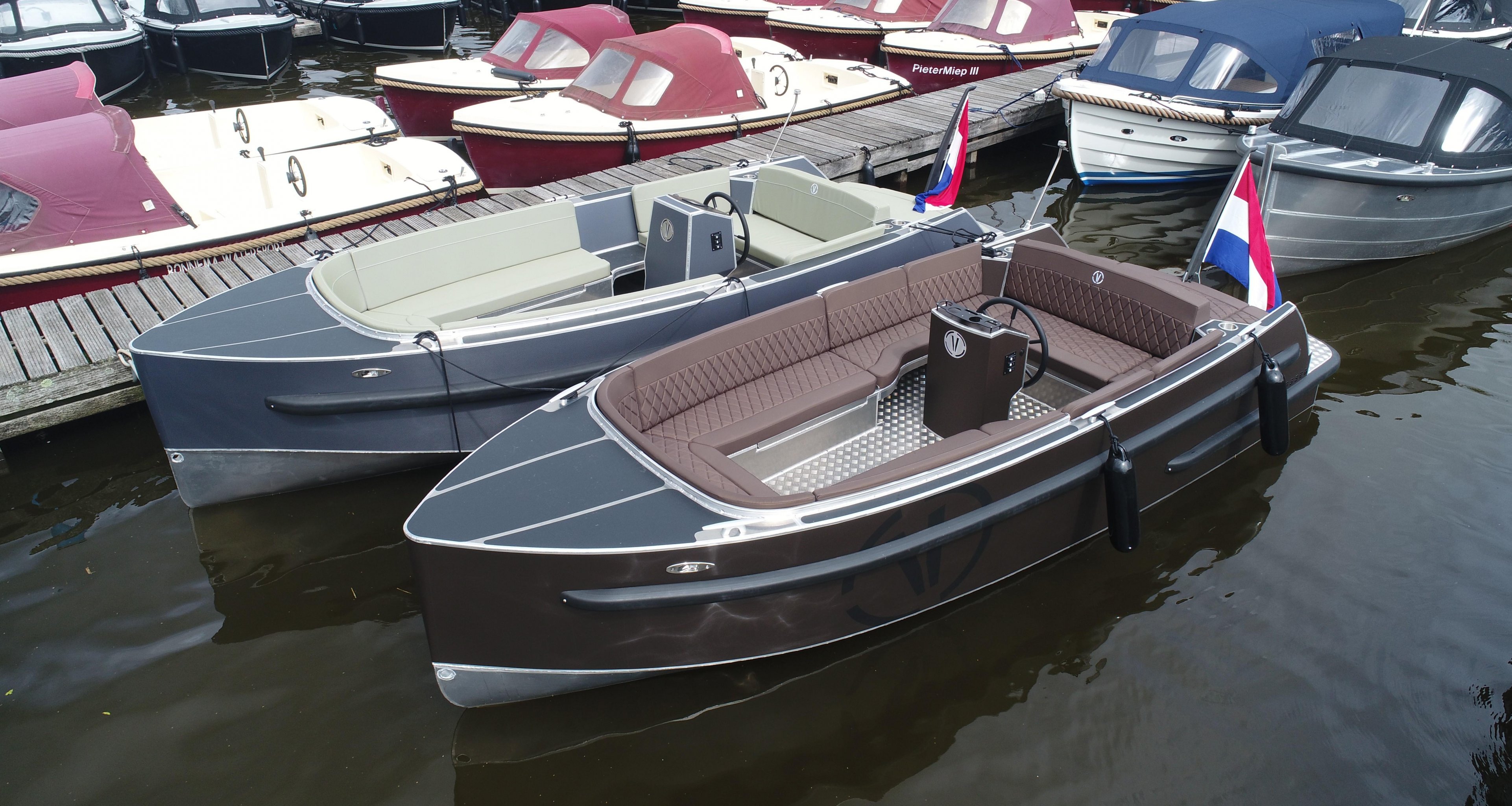 Van Vossen 650 E-plugin tender elektrisch