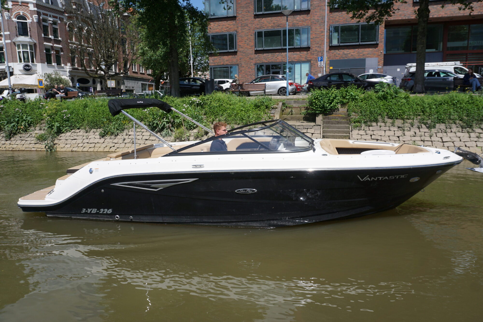 Sea Ray 250 SLX