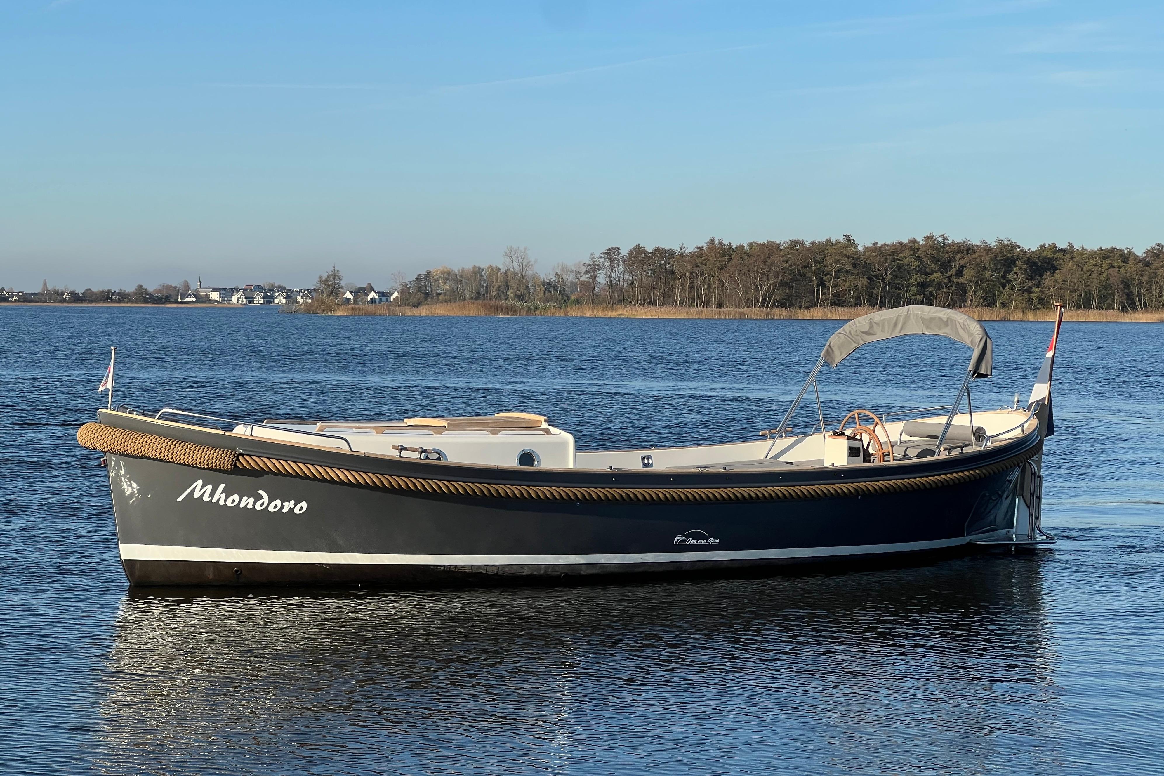 Jan Van Gent 10.35 Cabin