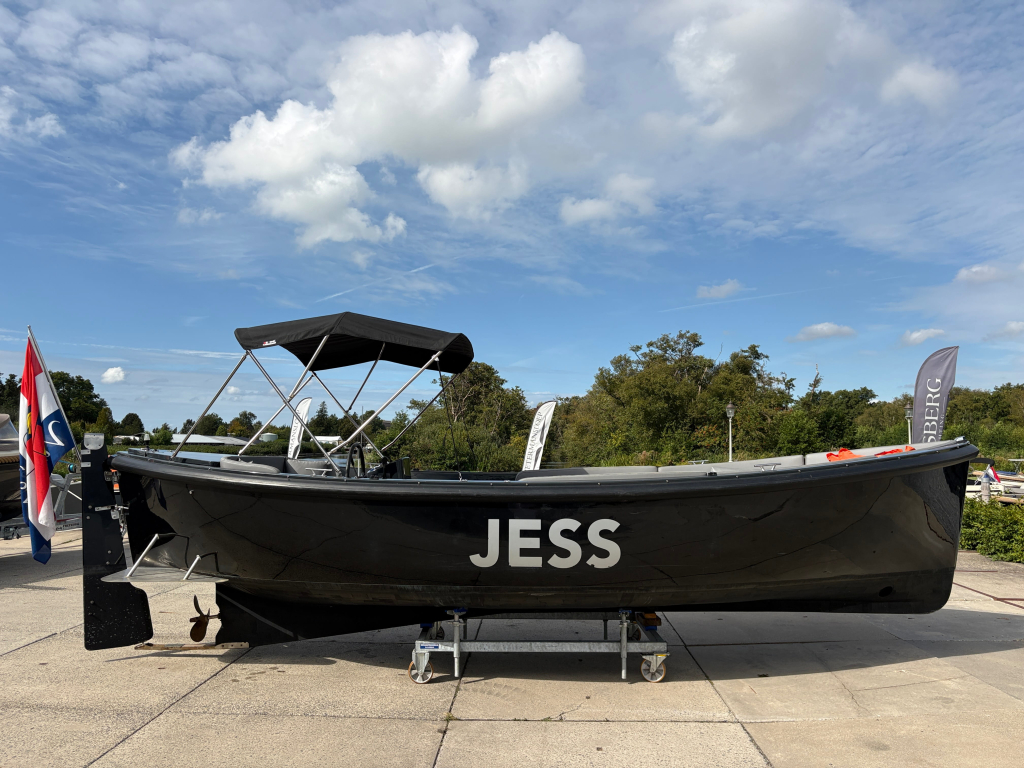 Escape 750 ( 2015) 