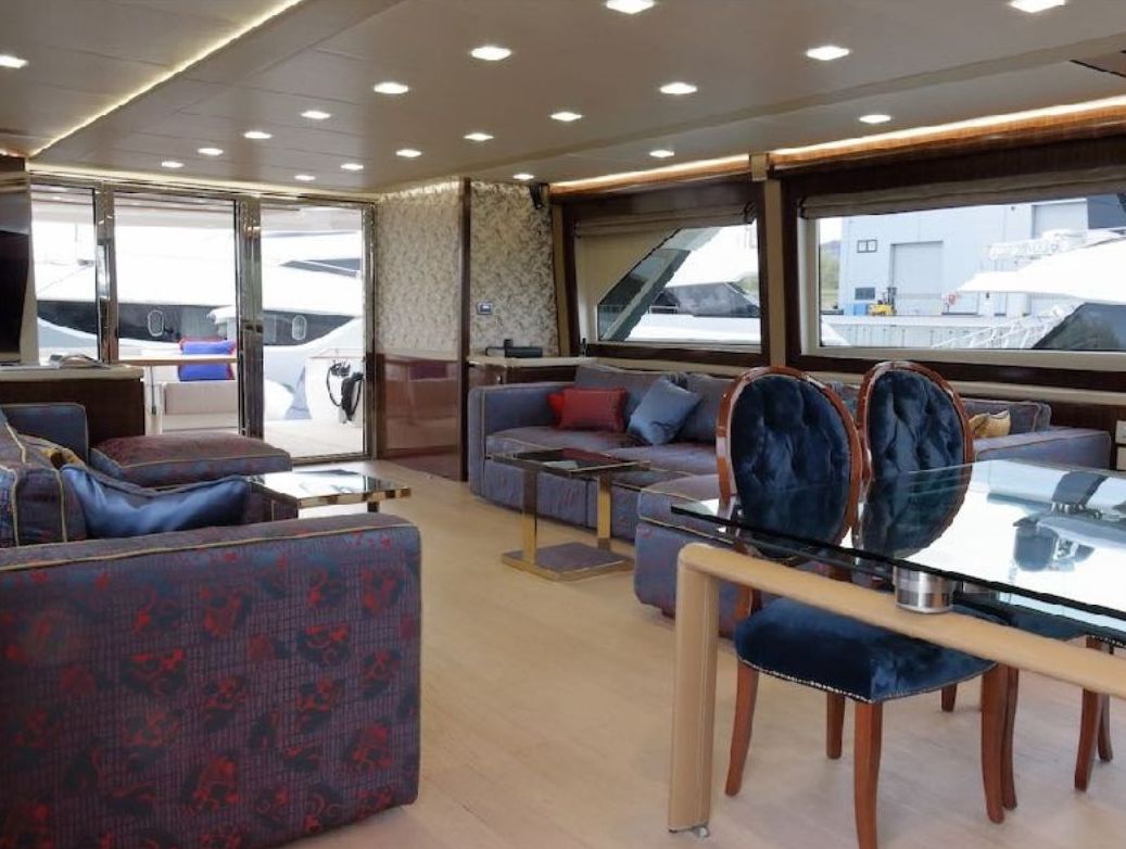MonteCarlo Yacht 86 Flybridge