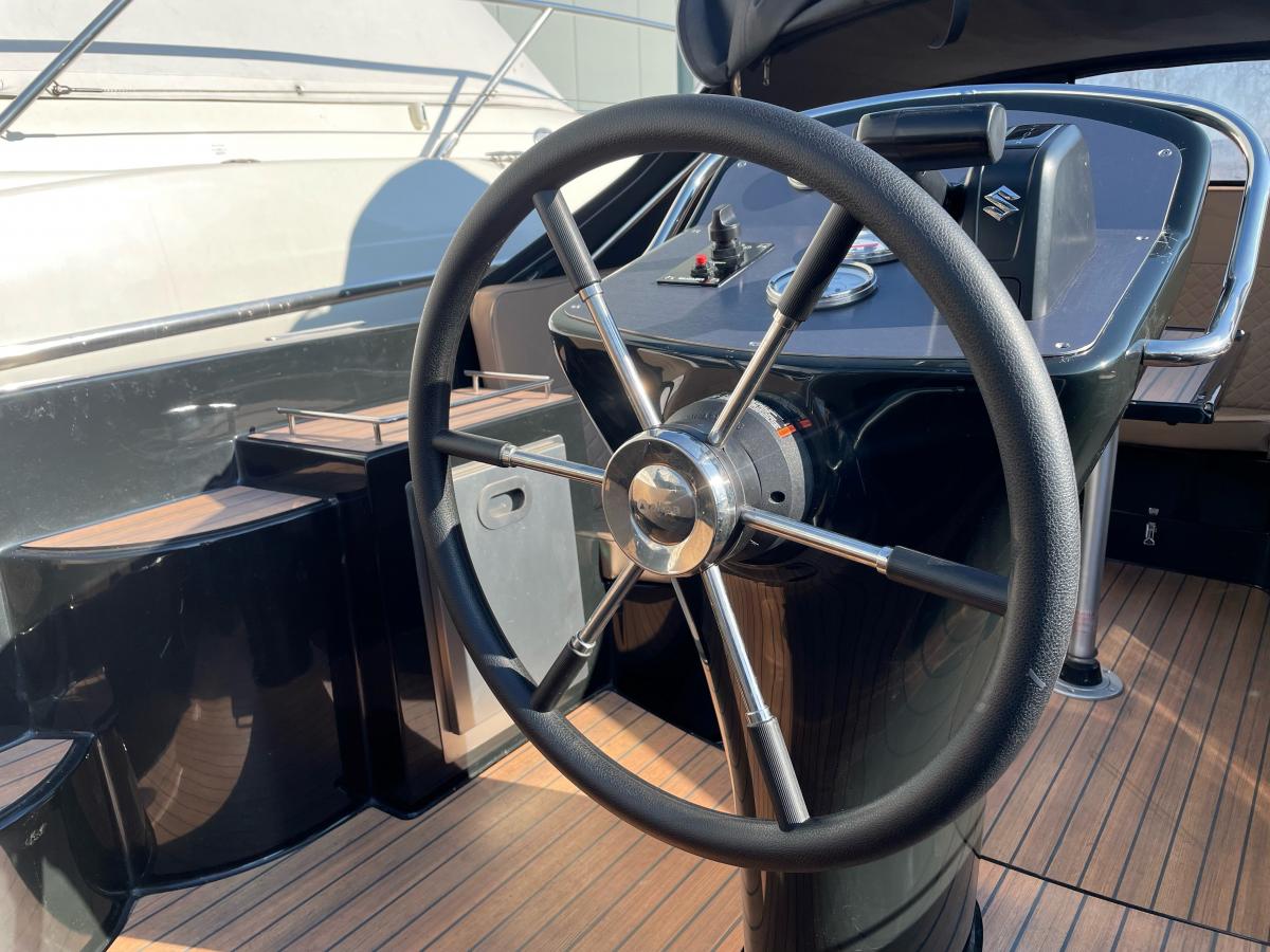 Primeur 710 Tender met Boegschroef