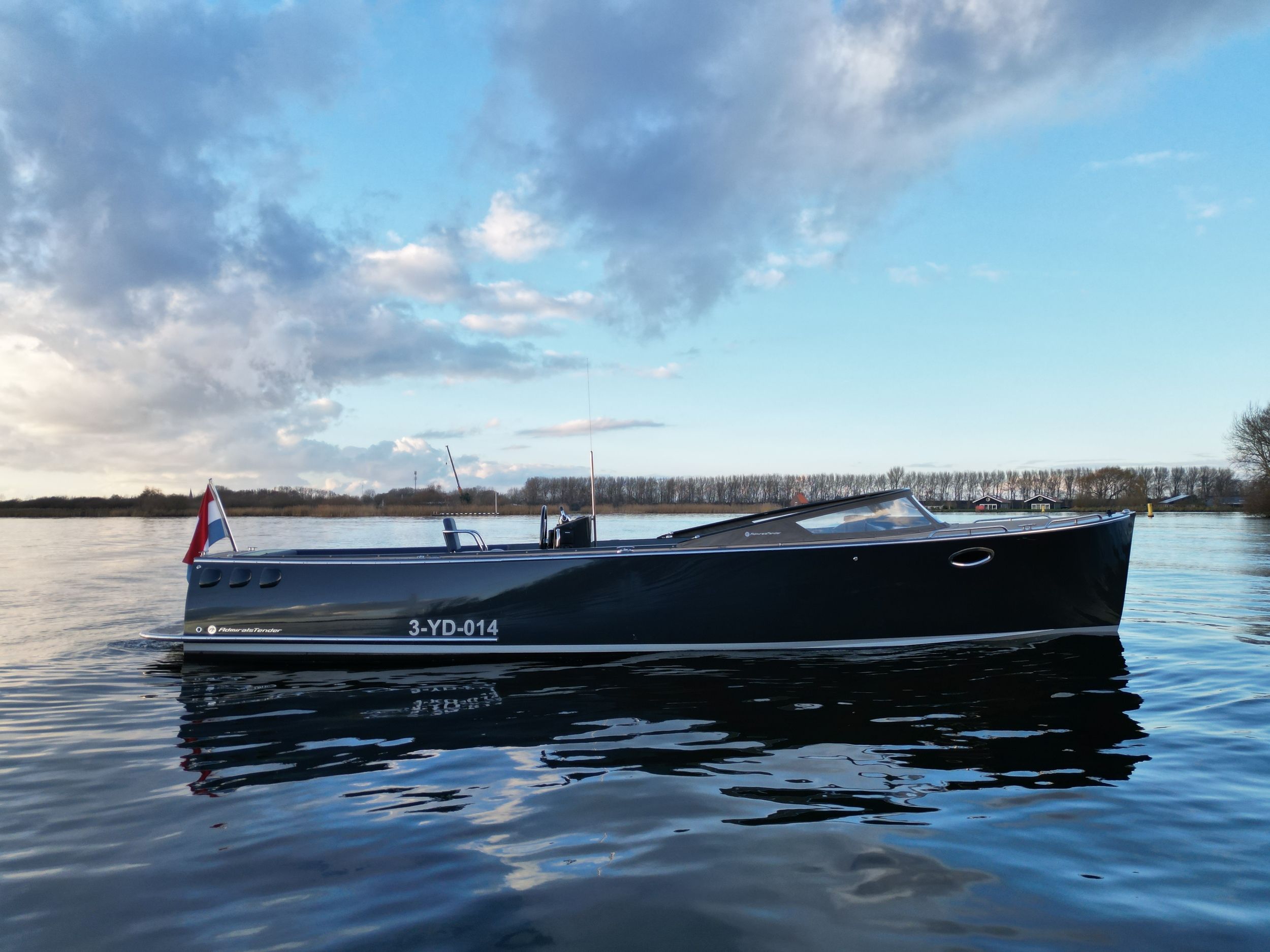 AdmiralsTender C28