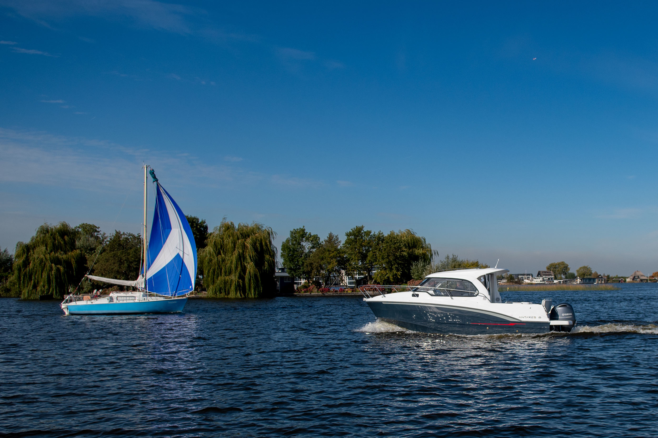 Beneteau Antares 8