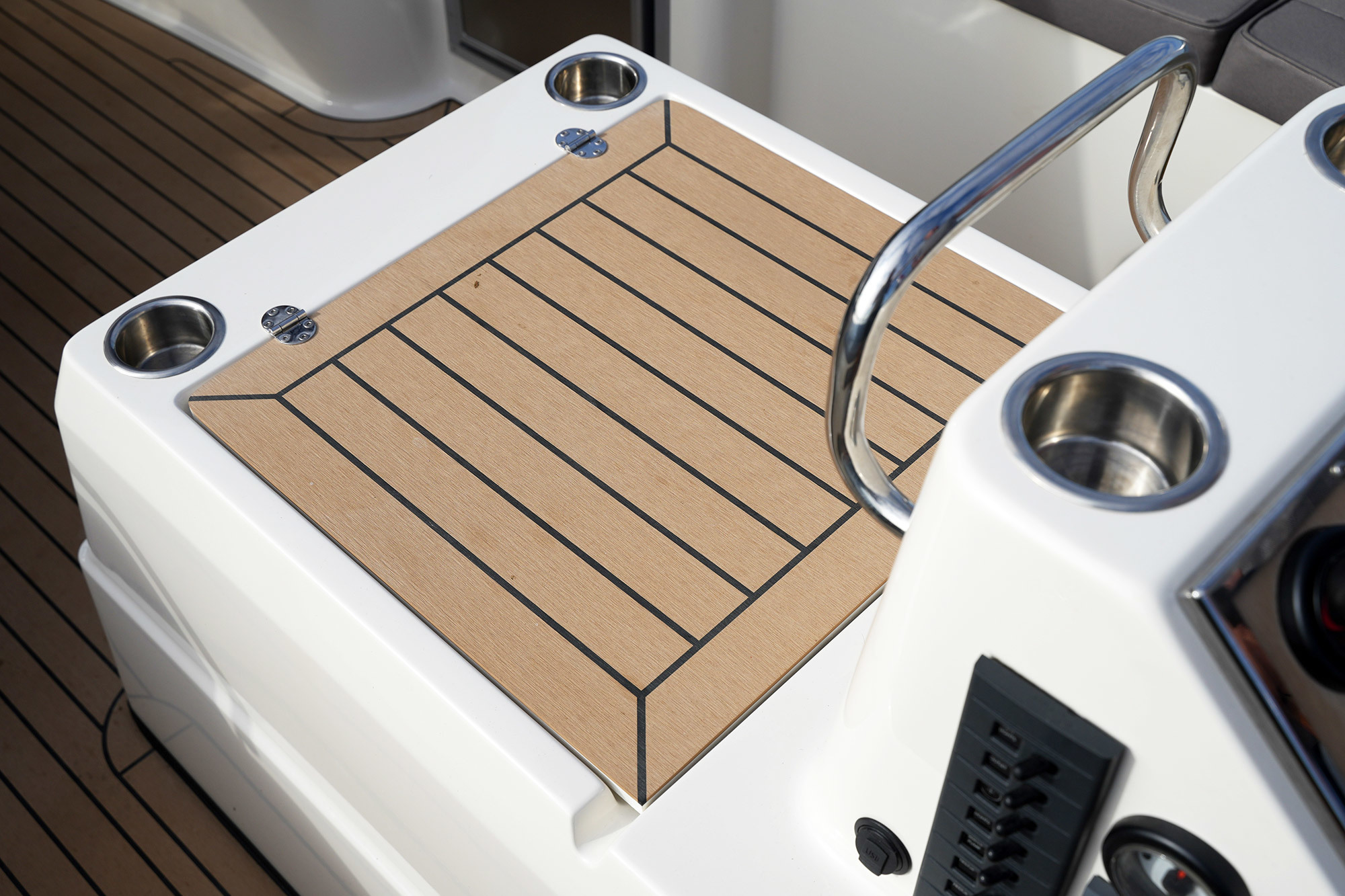 Interboat Intender 780